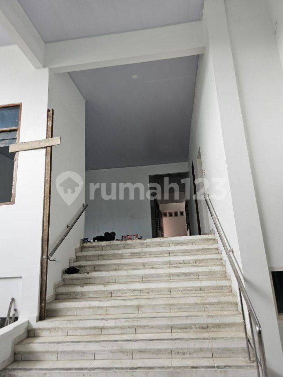 Large Commercial Space on Karapitan Street