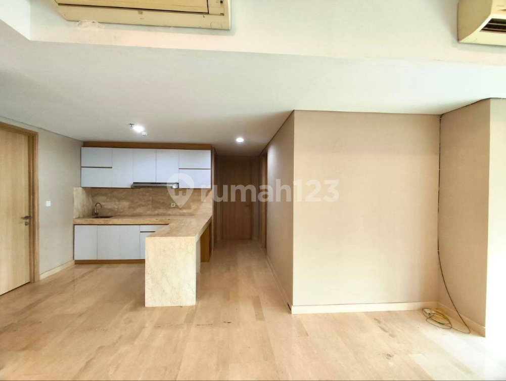 Luxurious 118m² Apartment with Private Lift