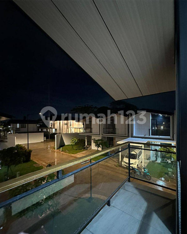 Modern Two-Story House Near UPH and Amenities