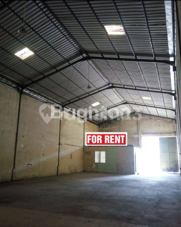Spacious Warehouse with Container Access and Office Space