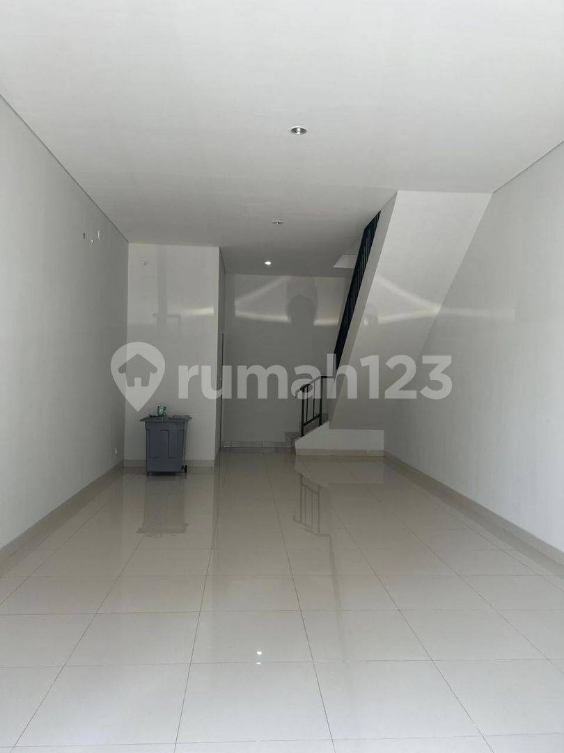 Modern 3-Floor Commercial Space in Strategic Location