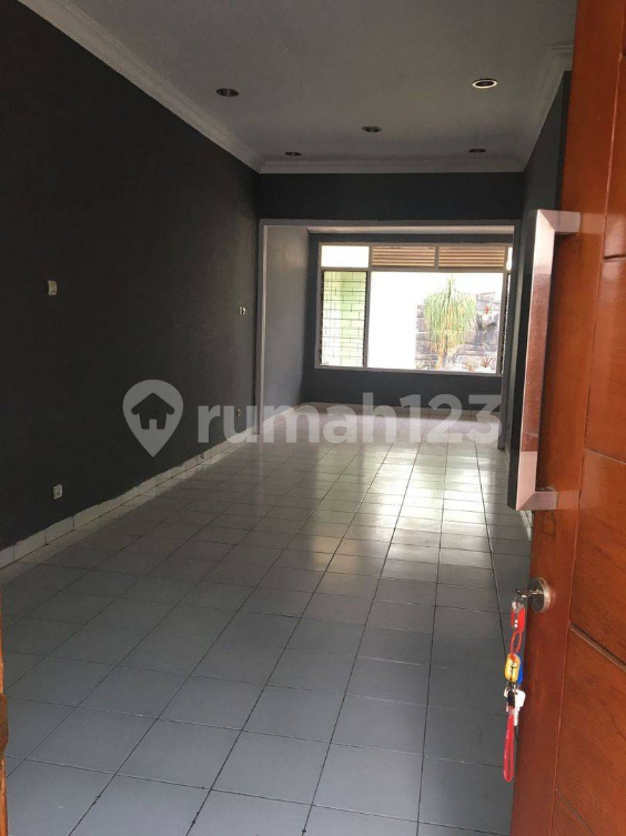2-Bedroom House with Carport in Arcamanik