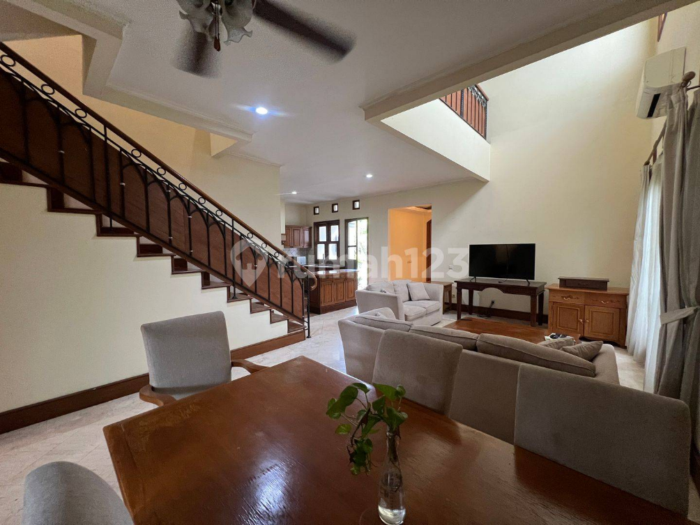 Spacious Two-Story House with Pool Near French School