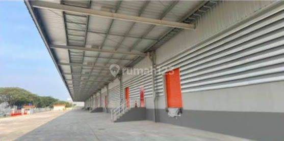 Large Industrial Warehouse with Loading Docks in Cikarang