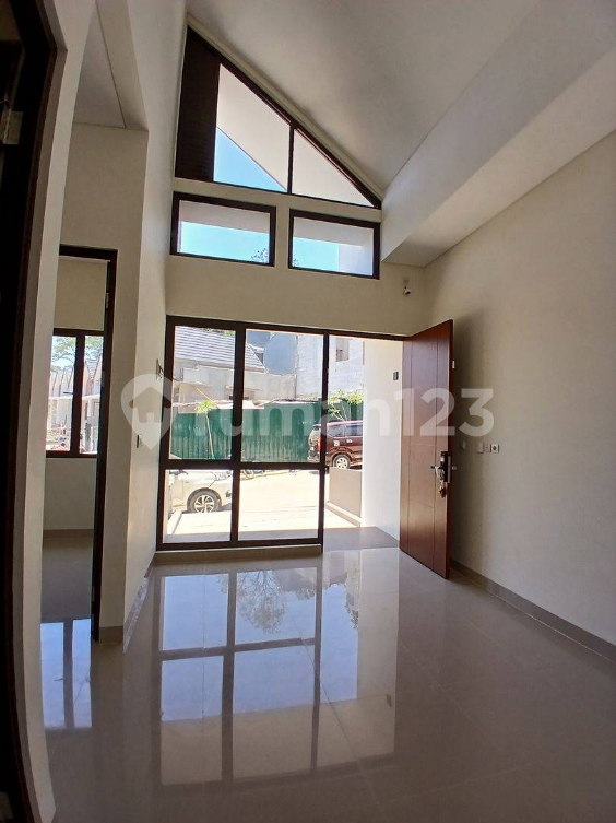 Modern Townhouse with Designer Interior