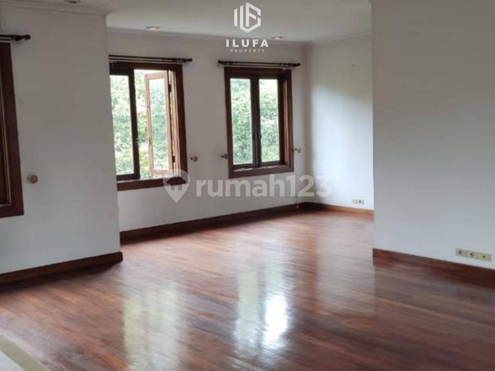 Luxury 5-Bedroom House with Pool in Patra Kuningan