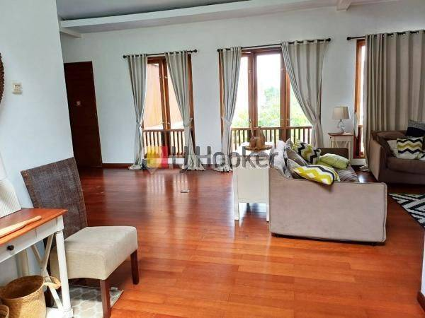 Luxury 3BR House with Pool in BSD City