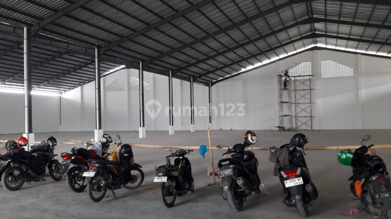 New Warehouse with Loading Dock and Office Space