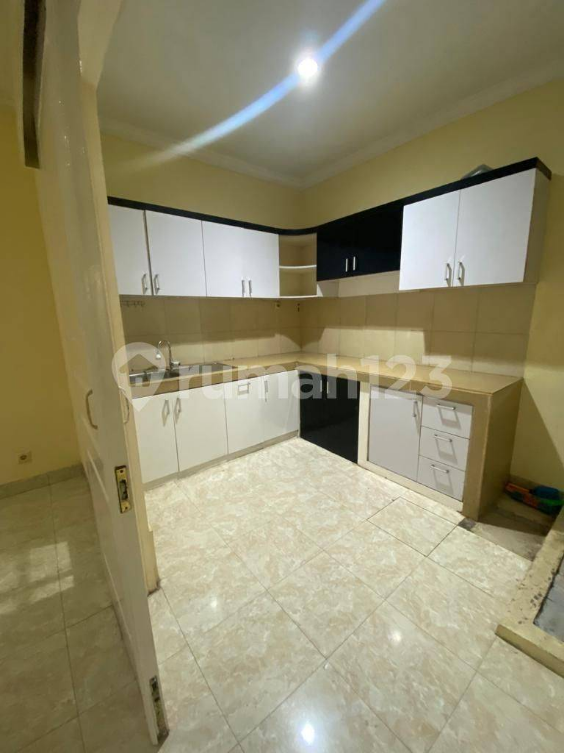 4 Bedroom House with Kitchen Set Near Cibubur