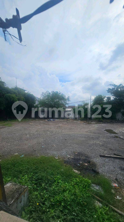 Large Commercial Land Plot in Marunda Area