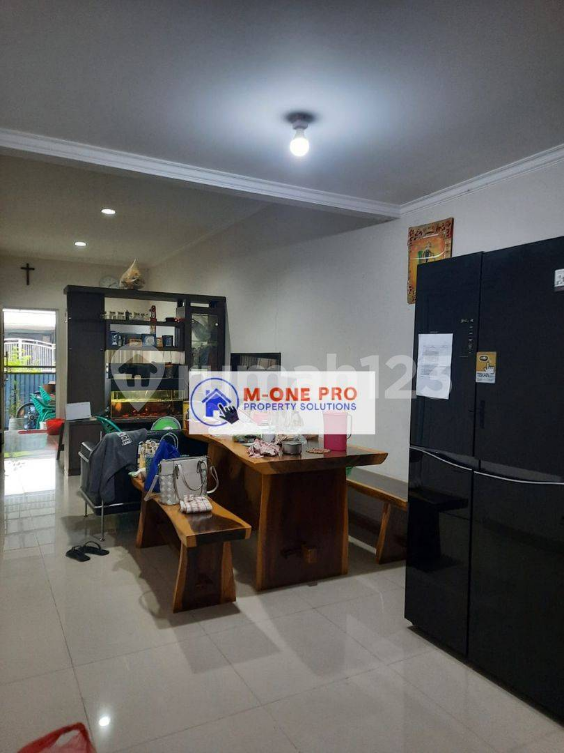 Modern House with Parking Near Ciputra Mall