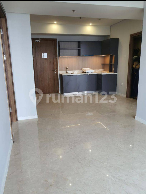 Modern Yukata Suites Apartment Near Binus University