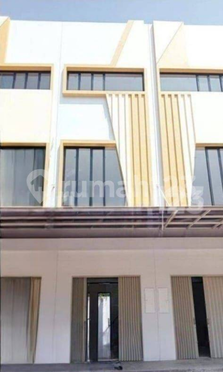 Modern Commercial Space with Three Bedrooms in Bekasi