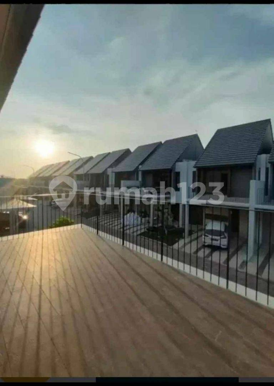 Modern 4-Bedroom House with Pool in JGC