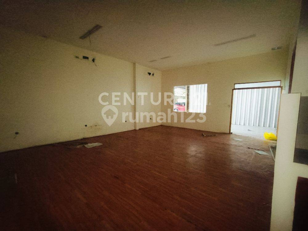 Large Warehouse with Office Space in M Toha