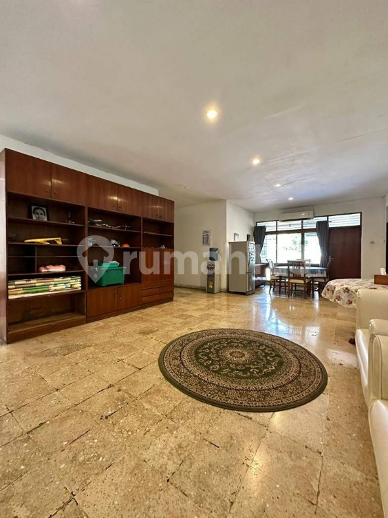 Spacious House with Large Garden in South Jakarta
