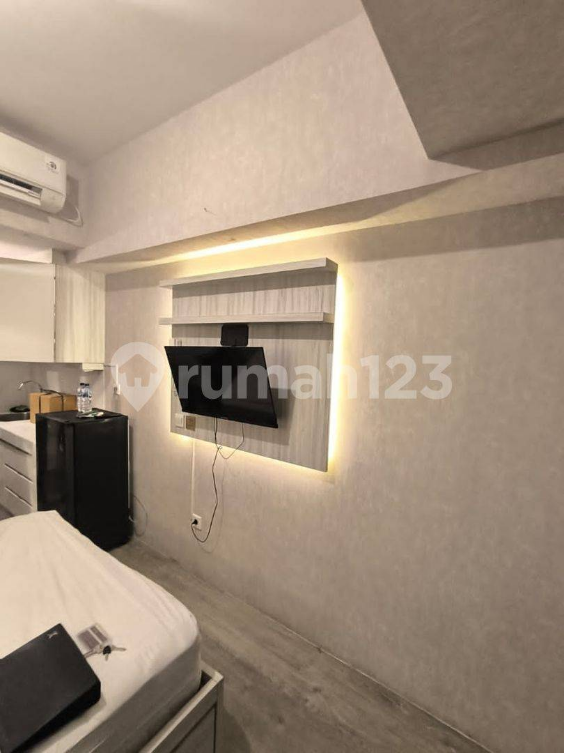 Modern Studio Apartment with Amenities