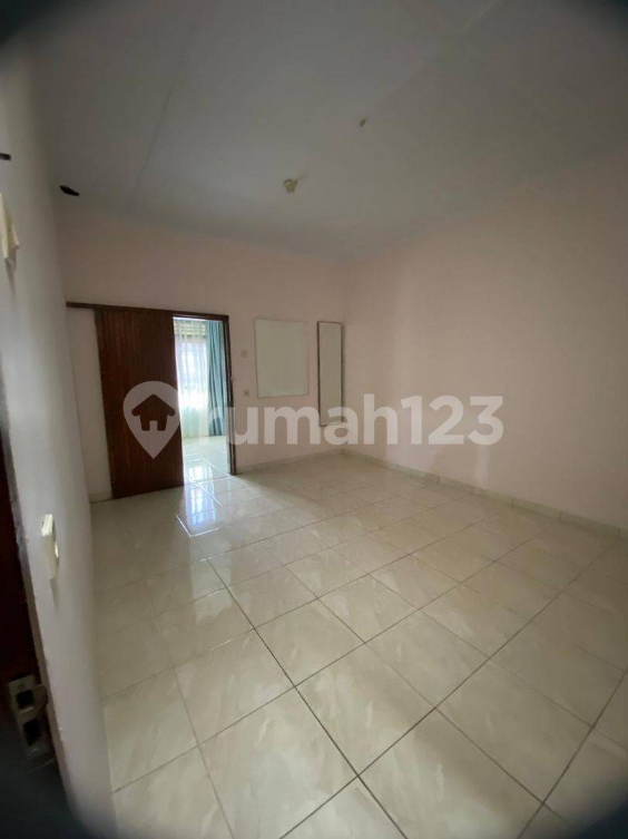 Spacious 5-Bedroom House Near RSHS Bandung