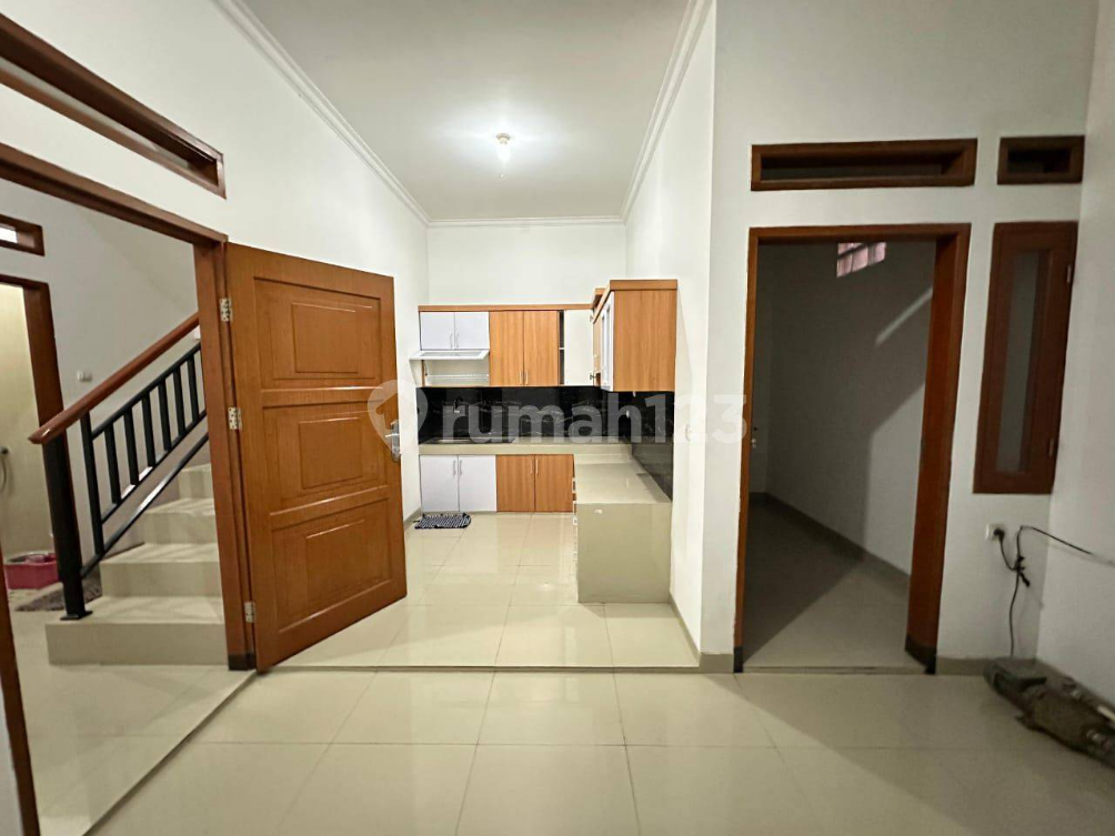 Spacious Two-Story House in Turangga City Center