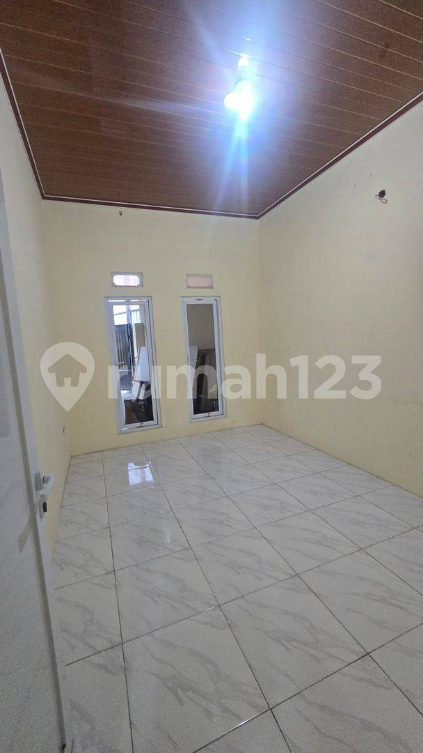 Spacious 4-Bedroom House Near Cipete Raya