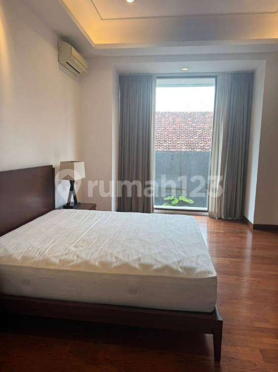Spacious 4-Bed Luxury Apartment Near Kemang