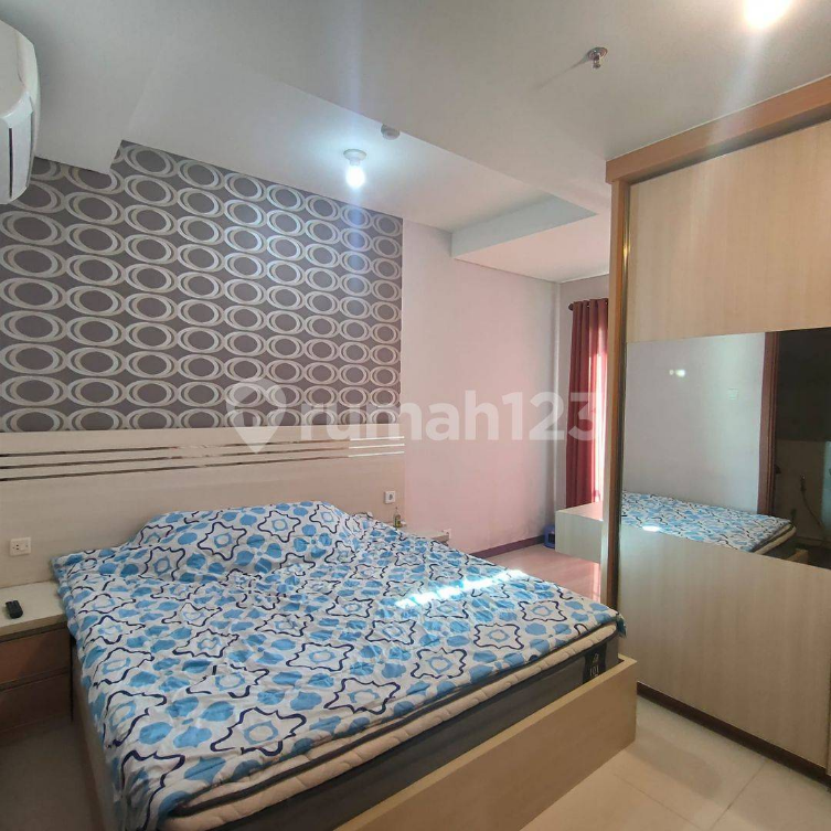 Luxurious Green Bay Pluit Apartment with Sea View