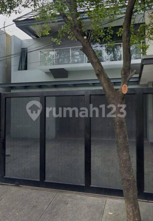 Modern Luxury House with Pool in Kebayoran Baru