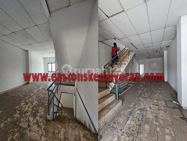 4-Story Commercial Building with 270m² Area