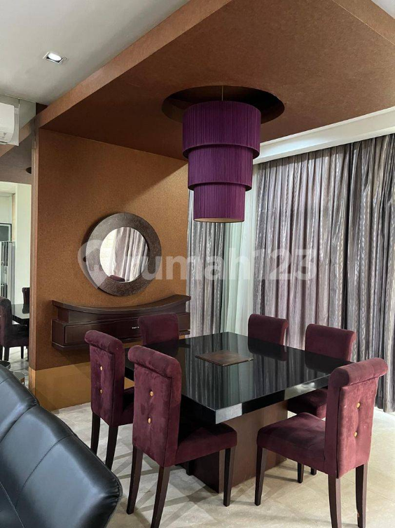 Luxurious 6-Bedroom Furnished House in The Kew