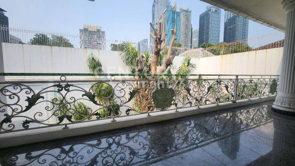 Luxurious House Near SCBD with Carara Marble