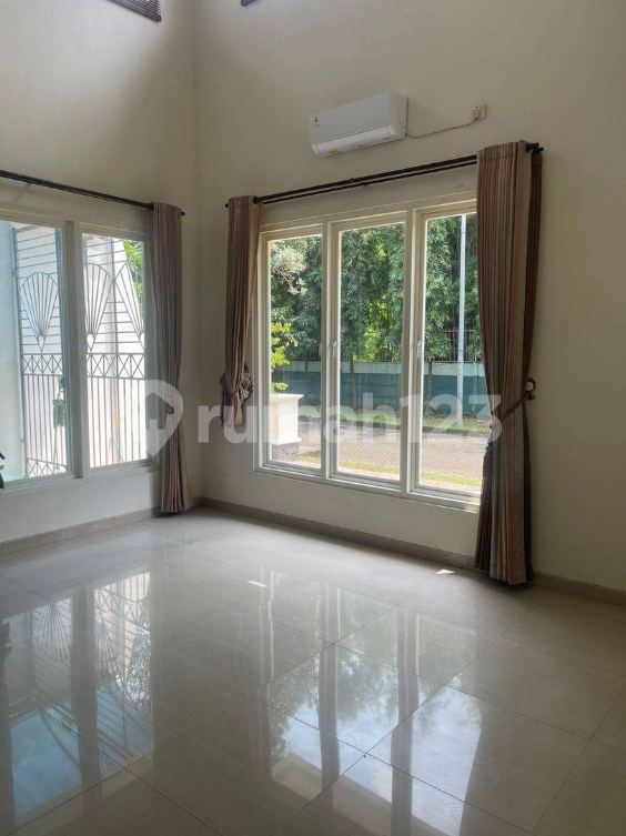 Renovated 4-Bedroom House in Wisata Bukit Mas