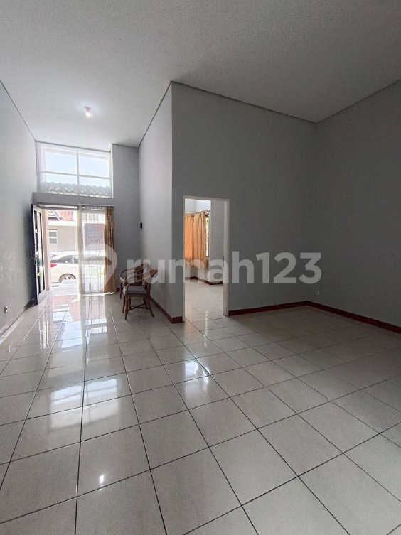 Modern Townhouse with Garden and AC Included