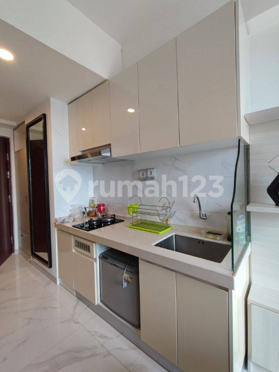 Furnished Studio Apartment with City View in SkyHouse
