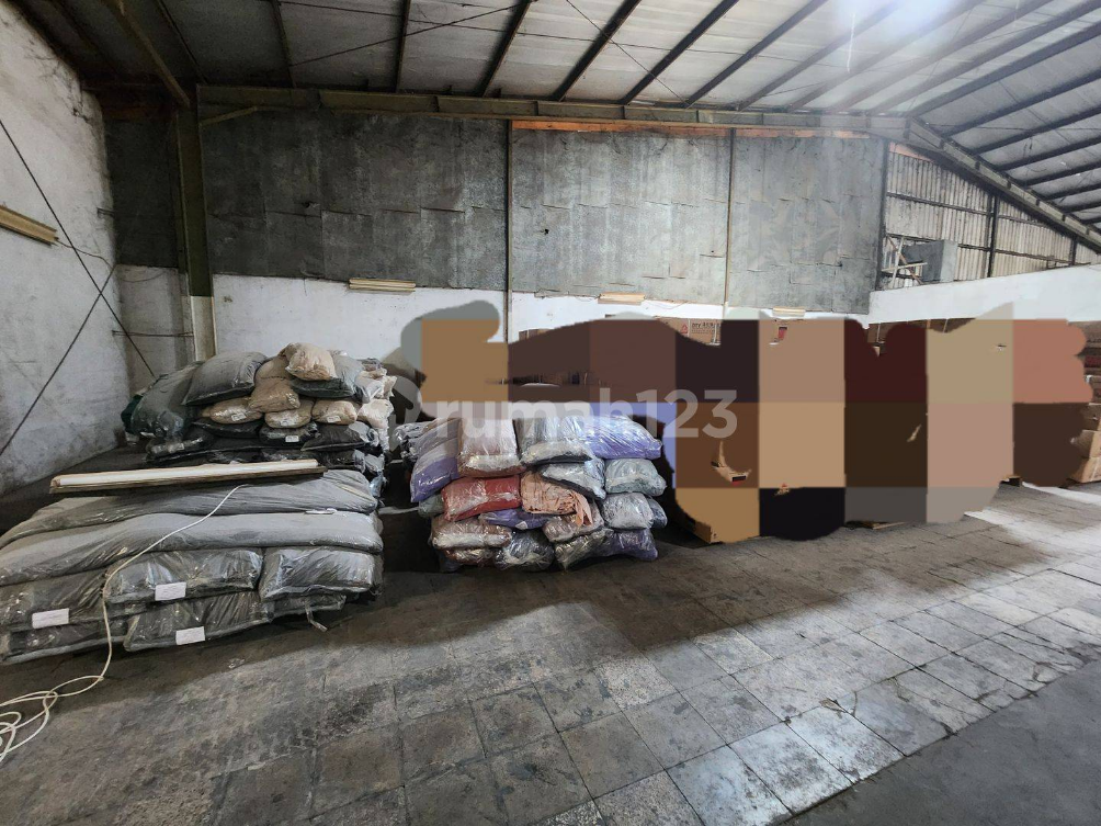 Spacious Industrial Warehouse in Central Bandung
