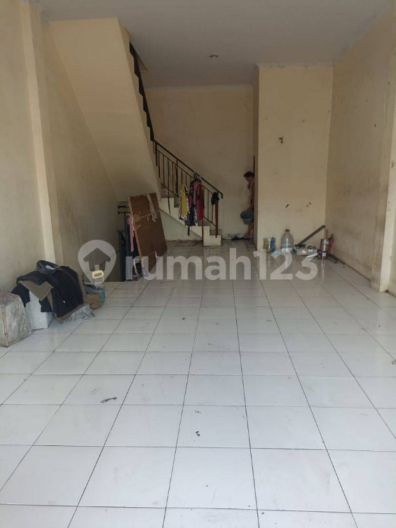 3-Story House in Jelambar for Business Use