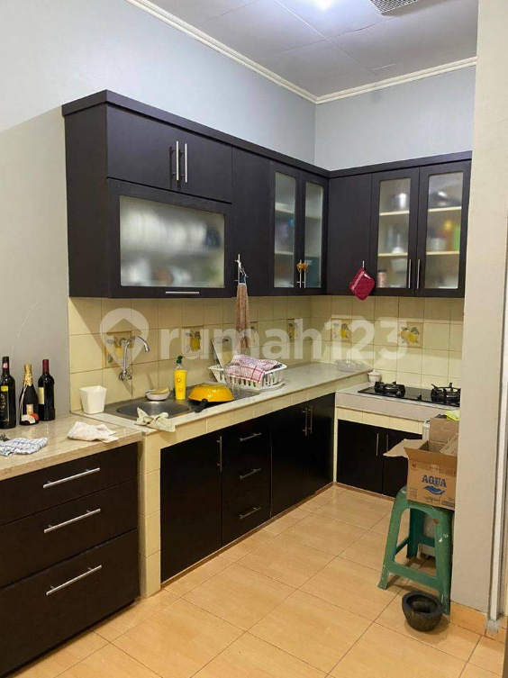 Furnished 2-Bedroom Apartment with Modern Kitchen
