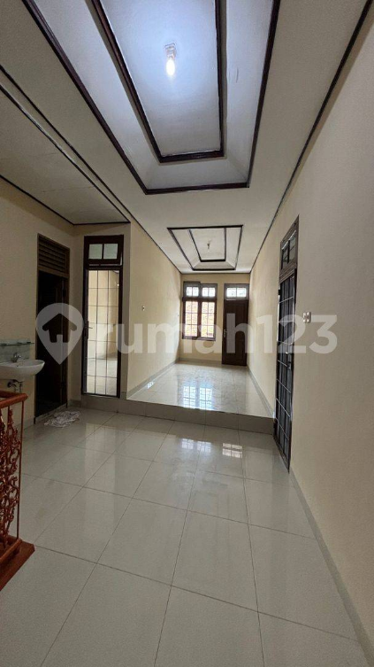 Spacious Townhouse Near Tomang Raya With Attic