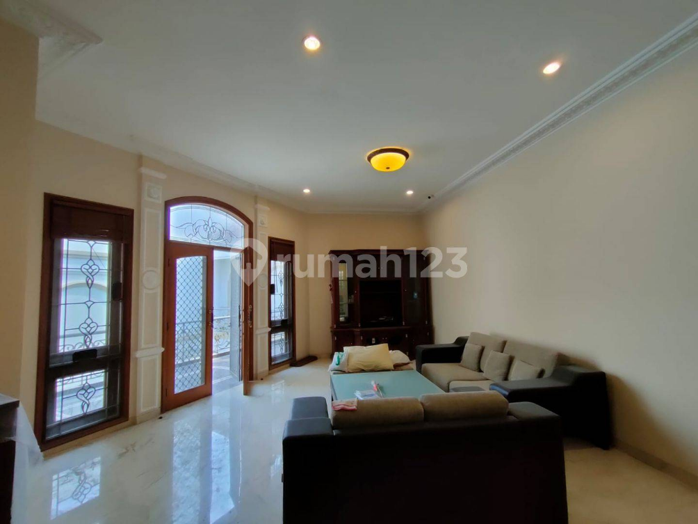 Luxurious Marble House Near Grand City