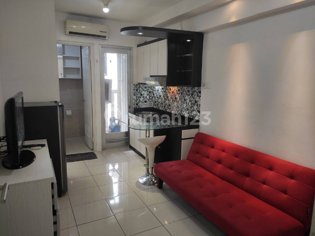 Modern Studio Apartment with Pool View