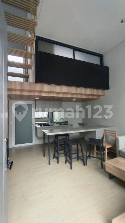 Modern 3-Bedroom Townhouse with Full Furnishings