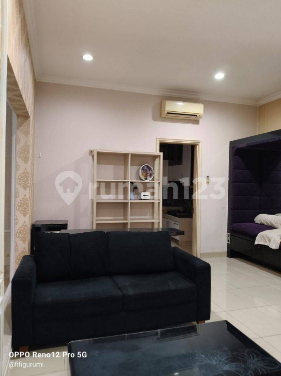 Spacious 4-Bedroom Townhouse with Modern Interior