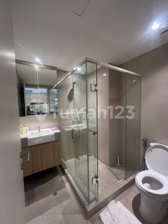 Modern 1BR Corner Apartment with City View
