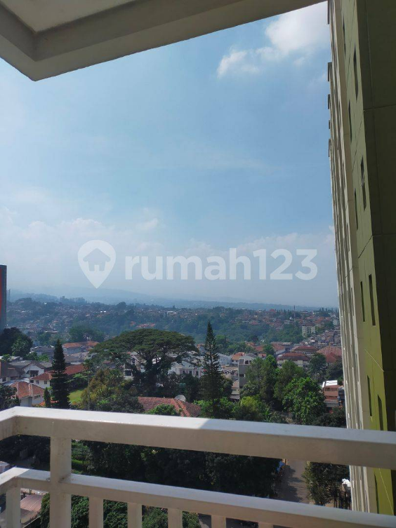 Furnished 2-Bed Apartment with City Views