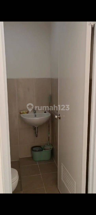 Modern 3-Bedroom House in Karawaci with Carport