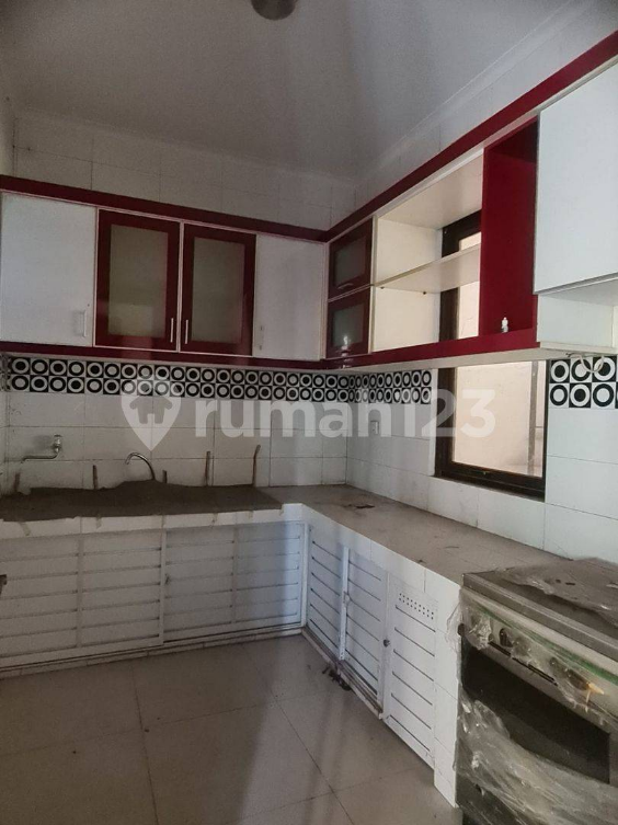 Luxurious 4-Bedroom House with Pool in BSD
