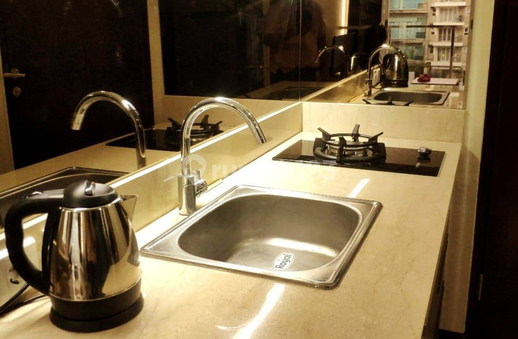 Furnished 2-Bedroom Apartment with Pool View