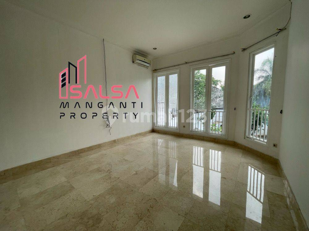Luxurious 5-Bedroom House with Pool in Kemang