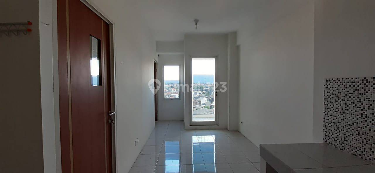 2-Bedroom Apartment with City and Toll Road Views