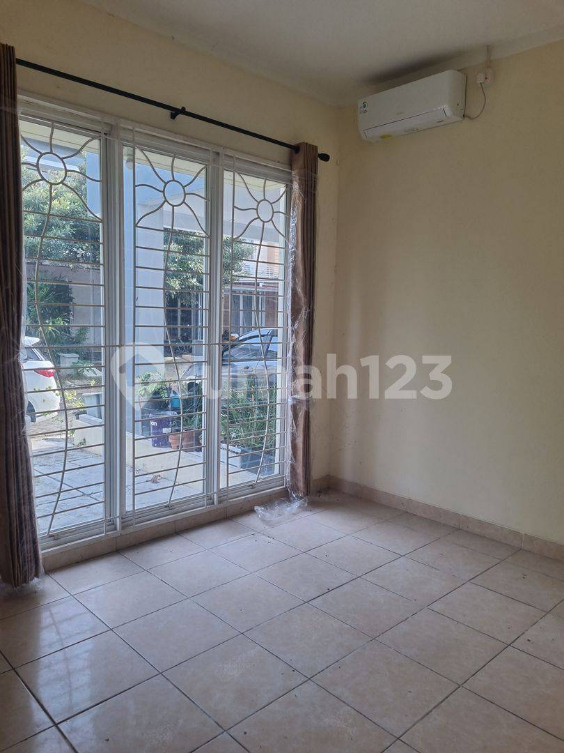 Modern 3-Bedroom House in Graha Raya Bintaro