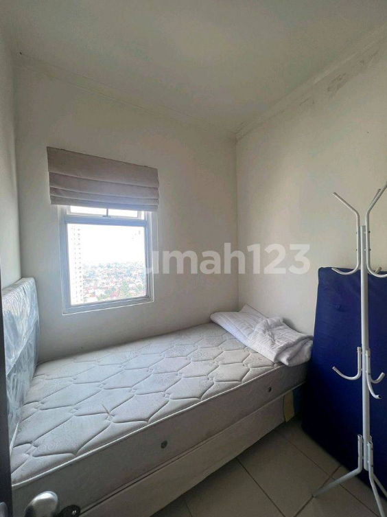 Furnished 2-Bedroom Apartment Near Mall and Universities
